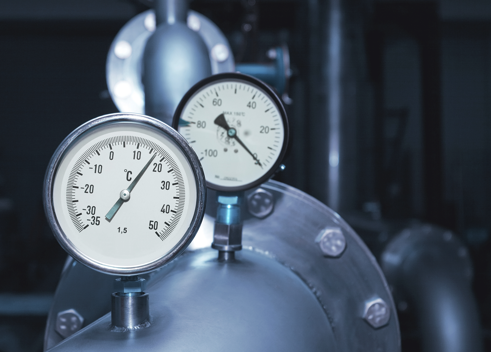 Industrial water temperature meter with pipes